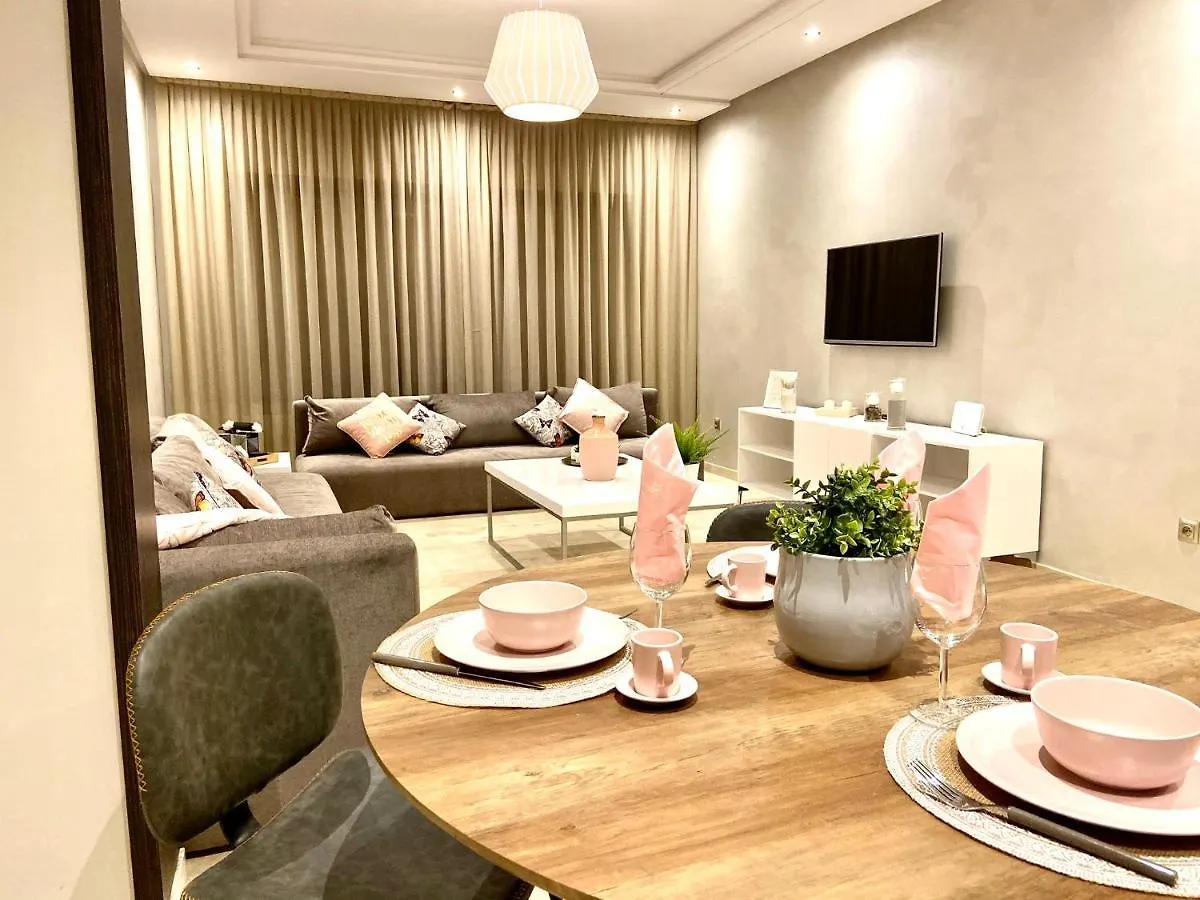 Best In Town - Central -Comfortable-In Racine Casablanca Apartment