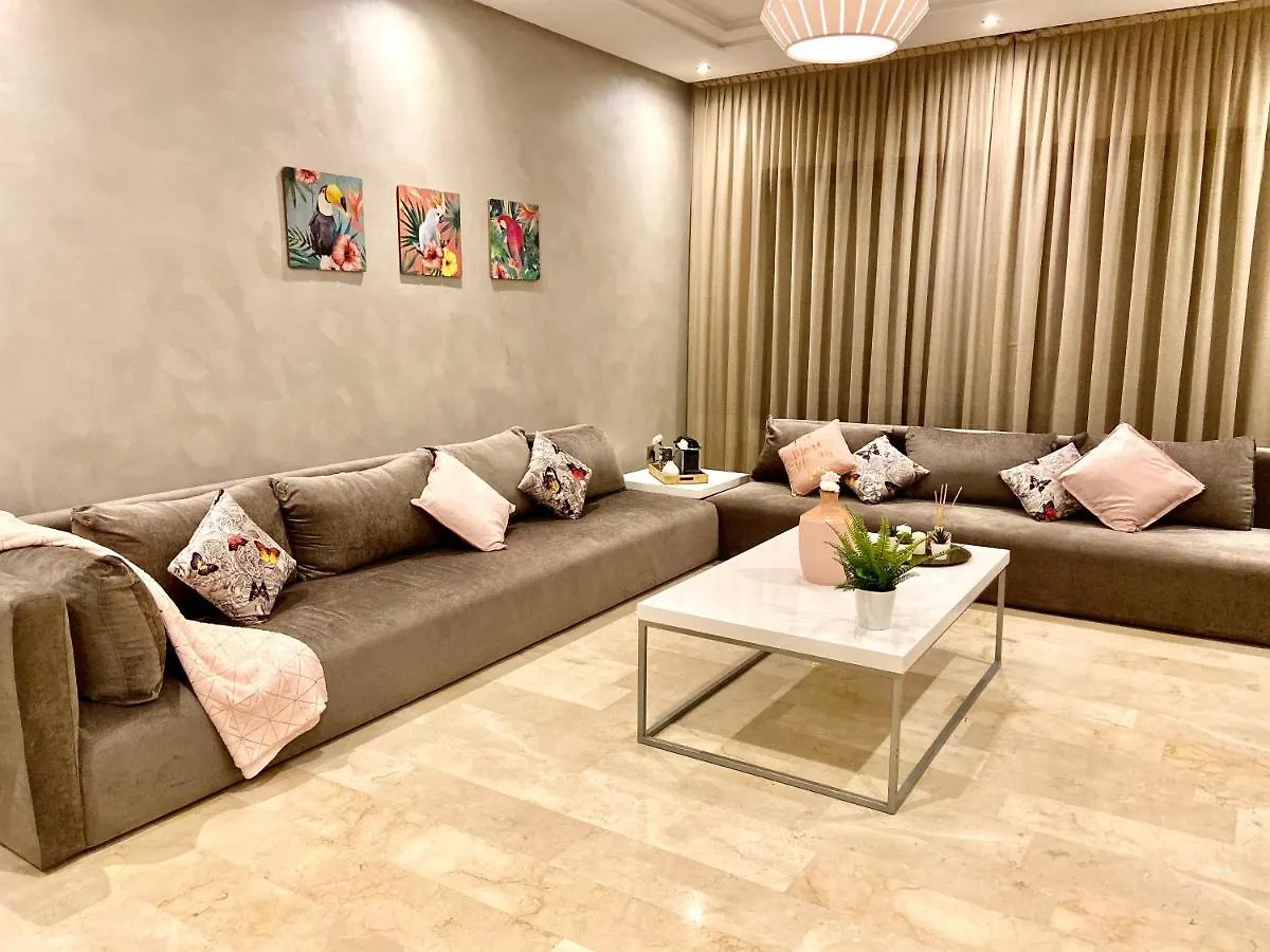 Best In Town - Central -Comfortable-In Racine Casablanca Apartment